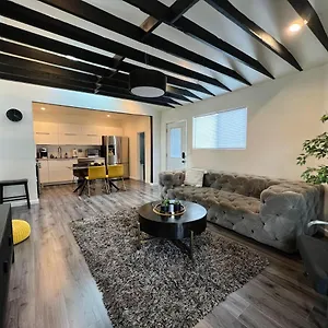 https://memorable-renovated-1br-unit-by-the-pool.topanaheimhotels.com