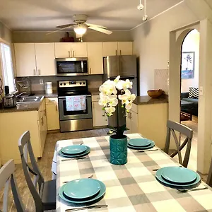 https://downtown-sarasota-cottage-near-siesta-key-beaches-and-golfing.hotelstampa.org